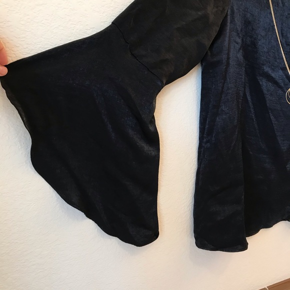 Black Bell Sleeve Top With Necklace NEW Womens Size Small RenFaire Fairycore - Picture 7 of 12